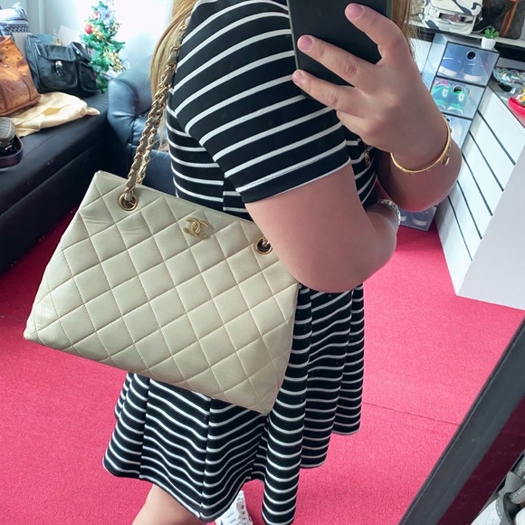 SOLD Chanel chain bag - Picture 6 of 11